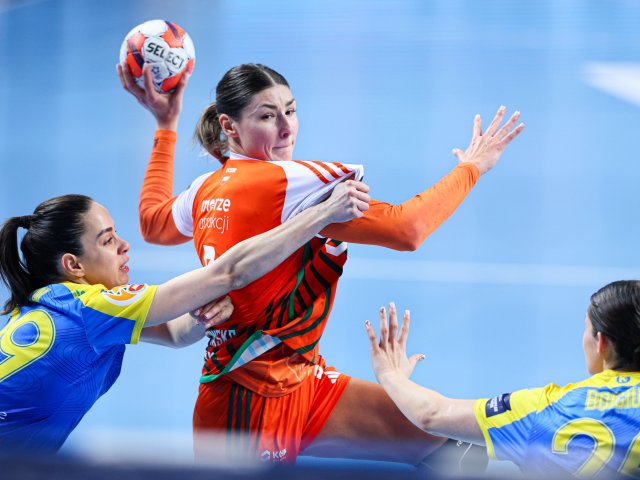 EHF EL: Dwie różne połowy. Przegrana z Coroną