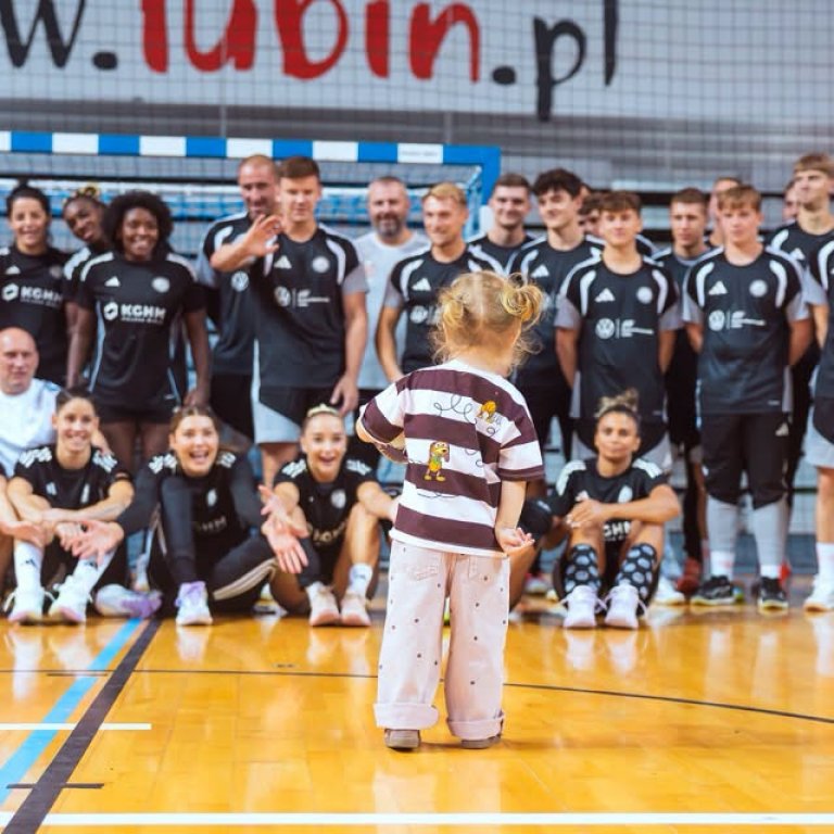Prezentacja drużyn i spotkanie z kibicami